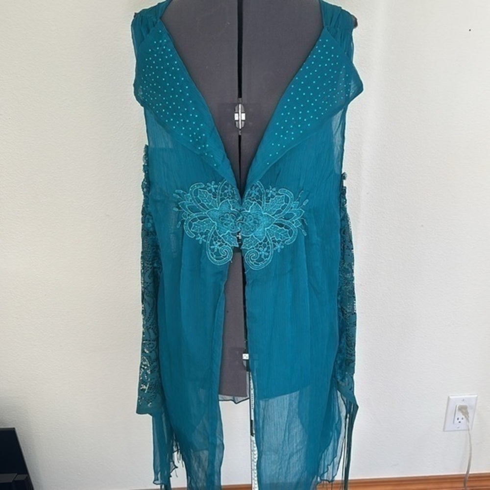 Pretty Angel vest Small New without tags turquoise green fringe lace